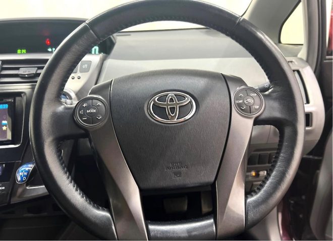 2014 Toyota Prius Alpha image 79142