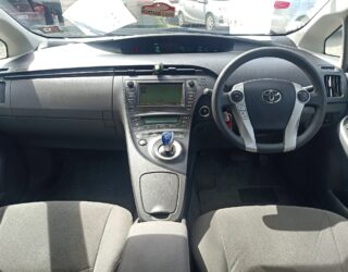 2010 Toyota Prius image 123110