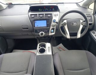 2013 Toyota Prius Alpha image 140410