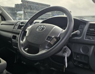 2018 Toyota Regius image 165455