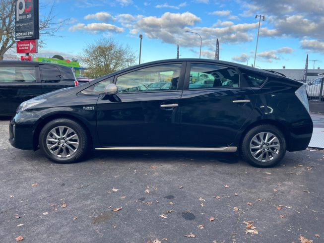 2014 Toyota Prius PHEV, LOW KM’S, TOP SPEC image 271921