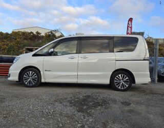 2015 Nissan Serena image 165428