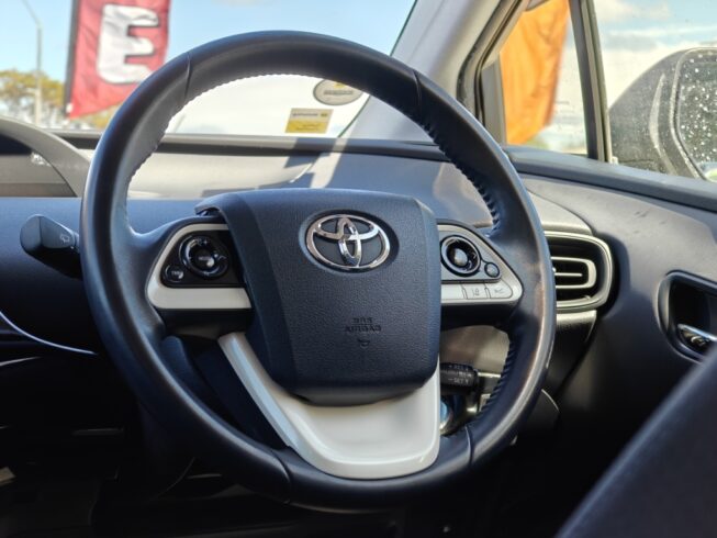 2017 Toyota Prius image 174824