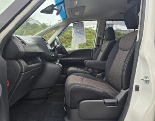 2014 Nissan Serena image 191300