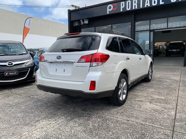 2013 Subaru Outback image 181104