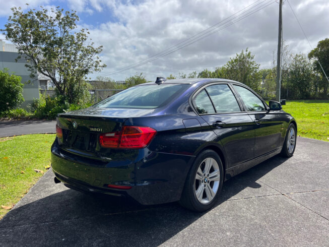 2012 Bmw 320i image 181899