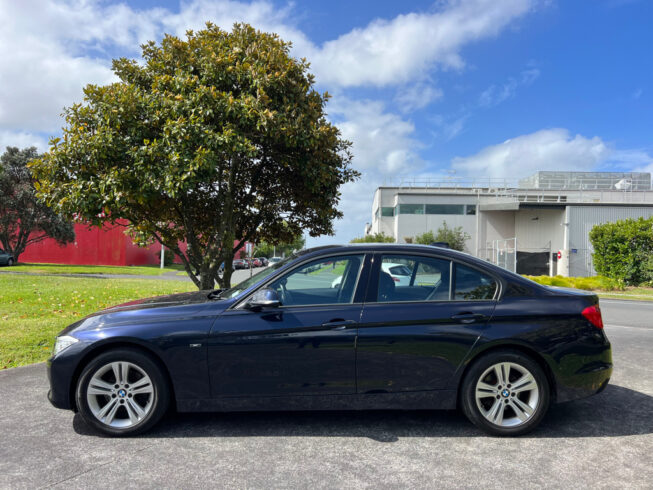 2012 Bmw 320i image 181902