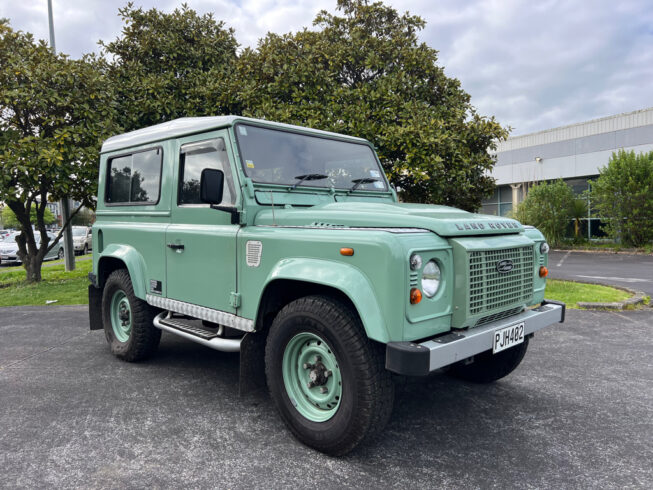 2002 Land Rover Defender image 186729