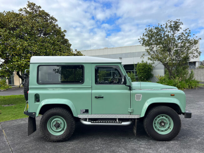 2002 Land Rover Defender image 186730