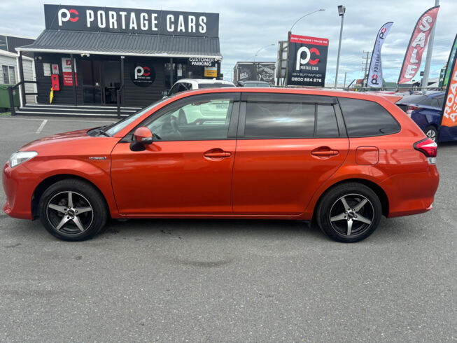 2016 Toyota Corolla Fielder Hybrid image 207259