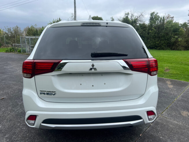 2017 Mitsubishi Outlander image 223923