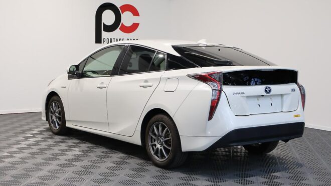 2016 Toyota Prius S Model image 303217