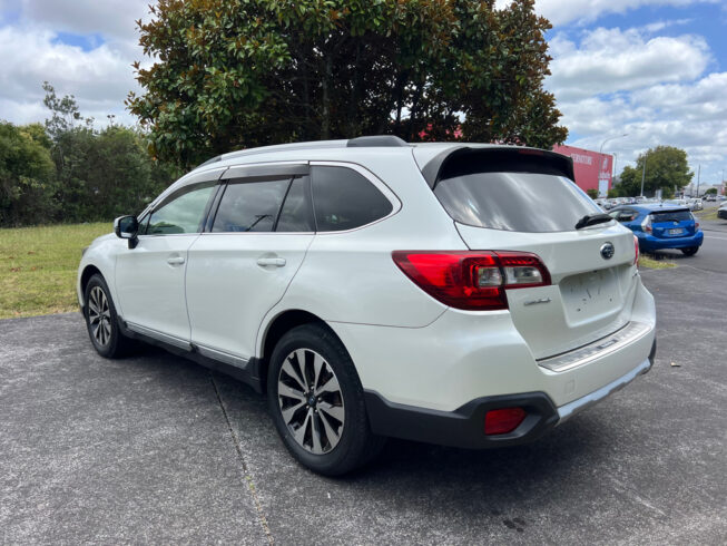 2015 Subaru Outback image 206608