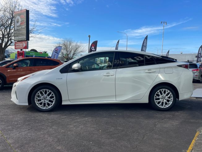 2016 Toyota Prius S Model image 271943
