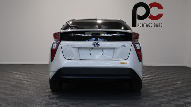 2016 Toyota Prius S Model image 303219