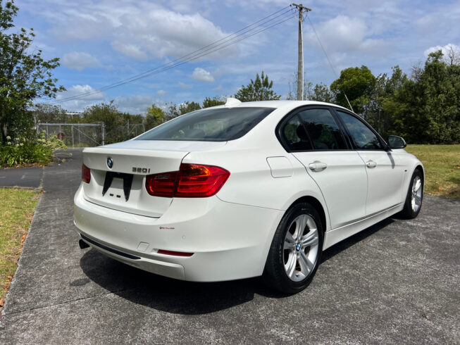 2012 Bmw 320i image 219487