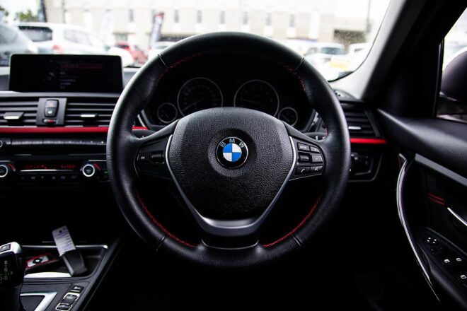 2013 Bmw 320i image 198069