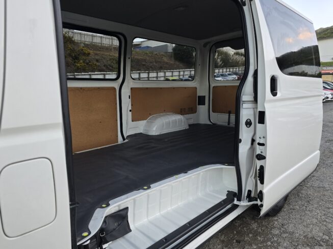 2018 Toyota Hiace image 202420