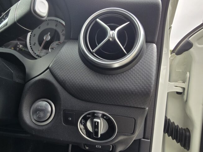 2015 Mercedes-benz A 180 image 218919