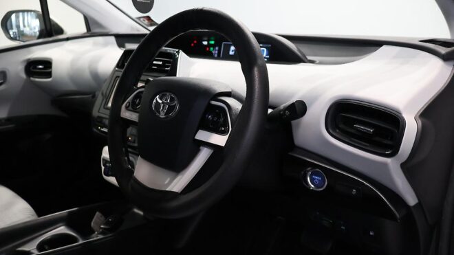 2016 Toyota Prius S Model image 303226