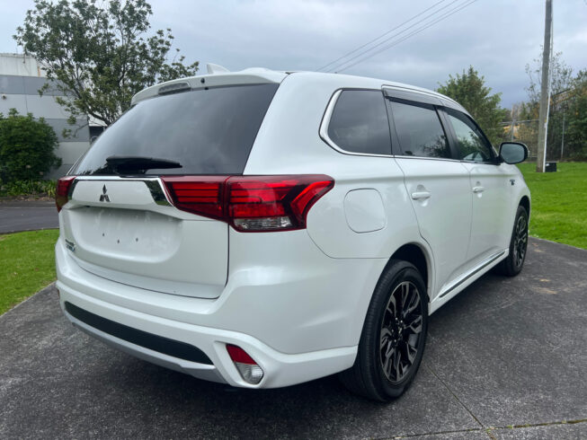 2017 Mitsubishi Outlander image 223922