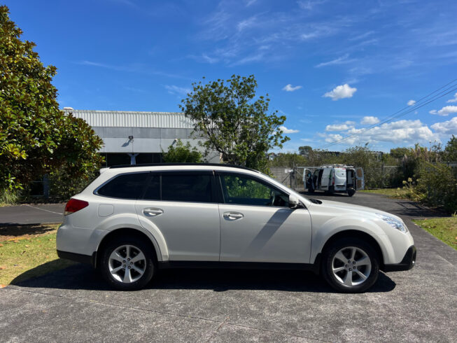 2012 Subaru Outback image 225472