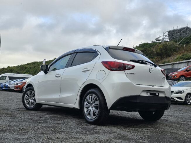 2015 Mazda Demio image 213539