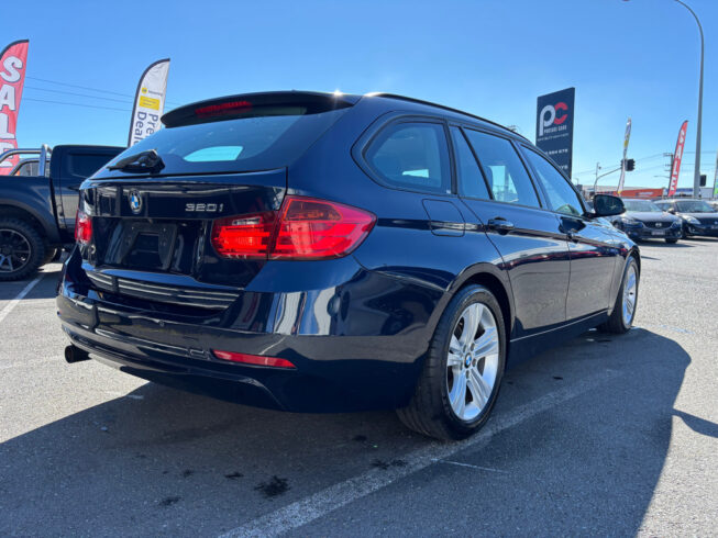 2013 Bmw 320i Touring Sport Line Wagon image 299108