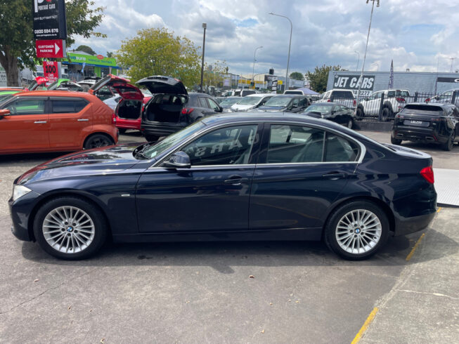 2012 Bmw 320i image 224783