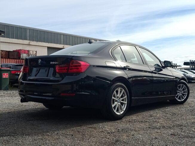 2014 Bmw 320i image 225586