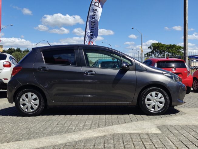 2015 Toyota Vitz image 217927