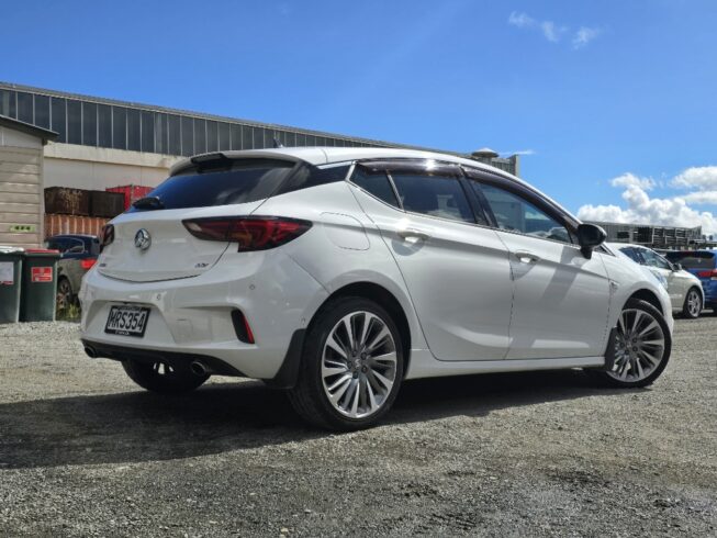 2020 Holden Astra image 225337