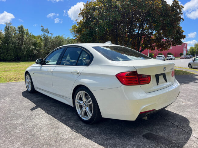 2013 Bmw 320i image 213888