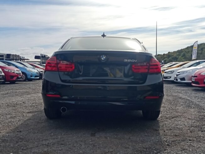 2014 Bmw 320i image 225585