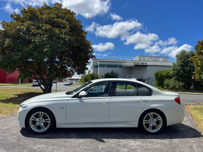 2013 Bmw 320i image 213889