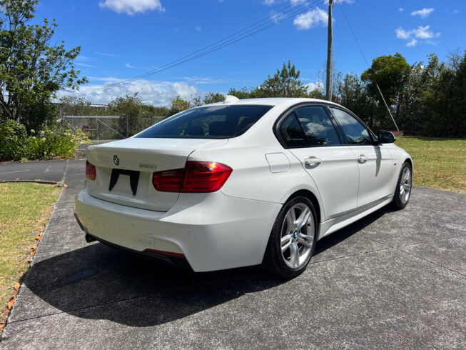 2013 Bmw 320i image 213886