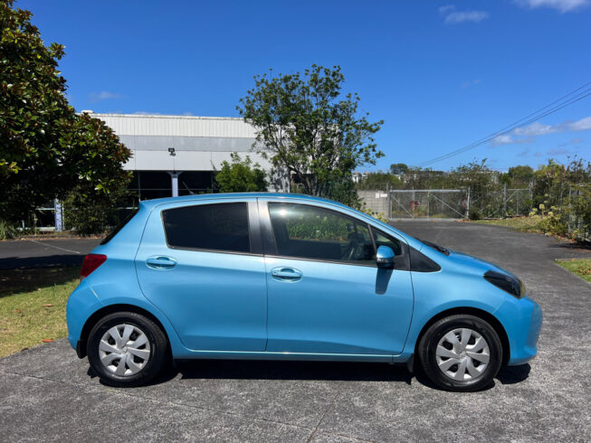 2015 Toyota Vitz image 226476