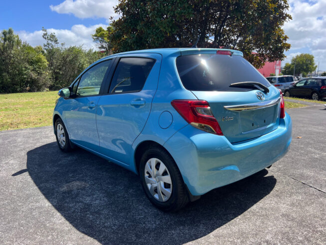 2015 Toyota Vitz image 226479