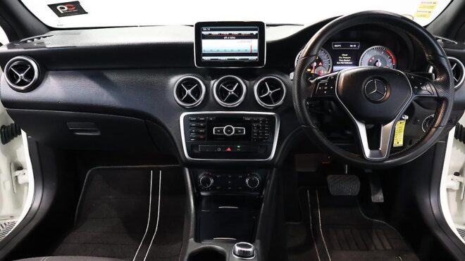 2013 Mercedes-benz A 180 Low KMS, Black Mags image 307275