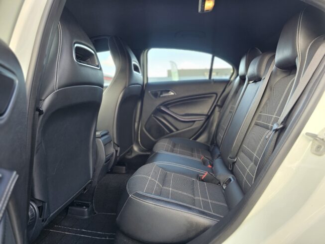 2013 Mercedes-benz A 180 Low KMS, Black Mags image 301924