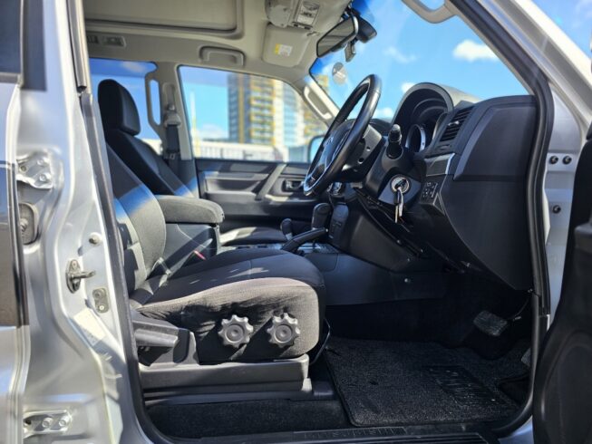 2012 Mitsubishi Pajero 3.2D, 7 Seater image 298621