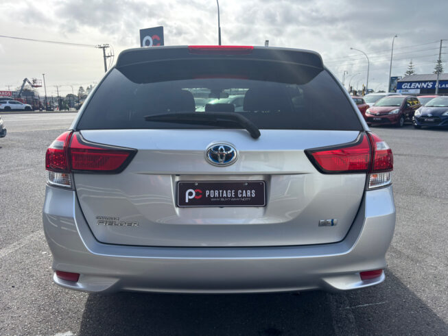 2017 Toyota Corolla Fielder Hybrid G/ Push Start/ Hybrid image 299371