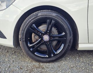 2013 Mercedes-benz A 180 Low KMS, Black Mags image 301926