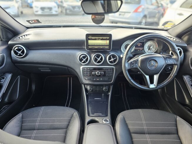 2013 Mercedes-benz A 180 Low KMS, Black Mags image 301925