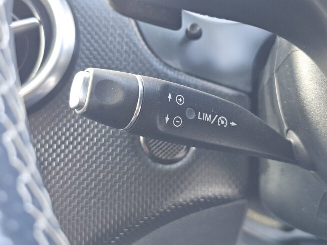 2013 Mercedes-benz A 180 Low KMS, Black Mags image 301920
