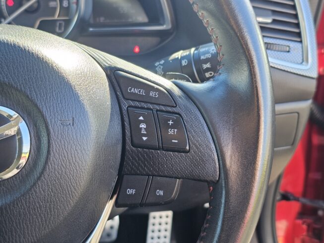2013 Mazda Axela Sports 20S Touring image 298417