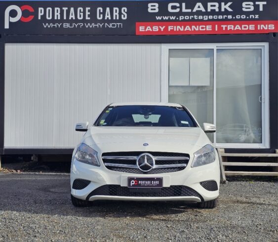 2013 Mercedes-benz A 180 Low KMS, Black Mags image 301909