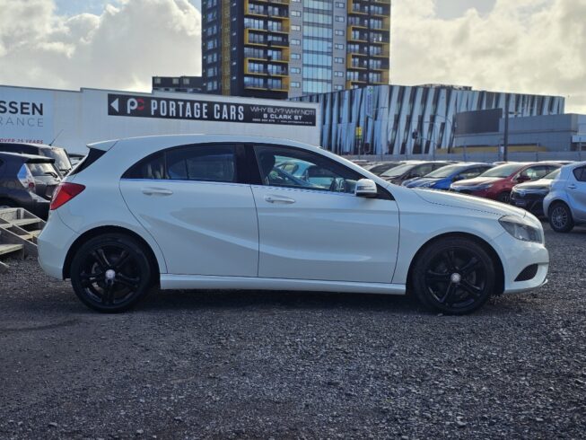 2013 Mercedes-benz A 180 Low KMS, Black Mags image 301912