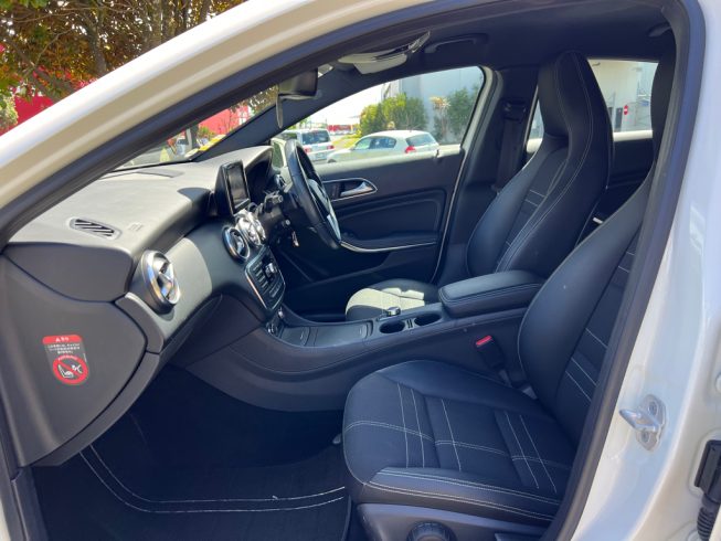 2013 Mercedes-benz A 180 Low KMS, Black Mags image 239436