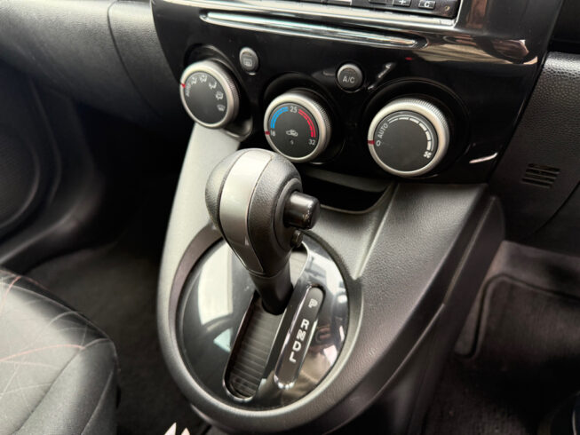 2014 Mazda Demio 13-Skyactive image 301059